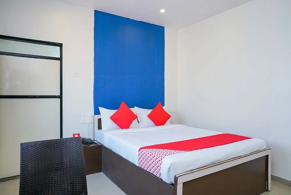 OYO 18653 Hotel Swami Samarth