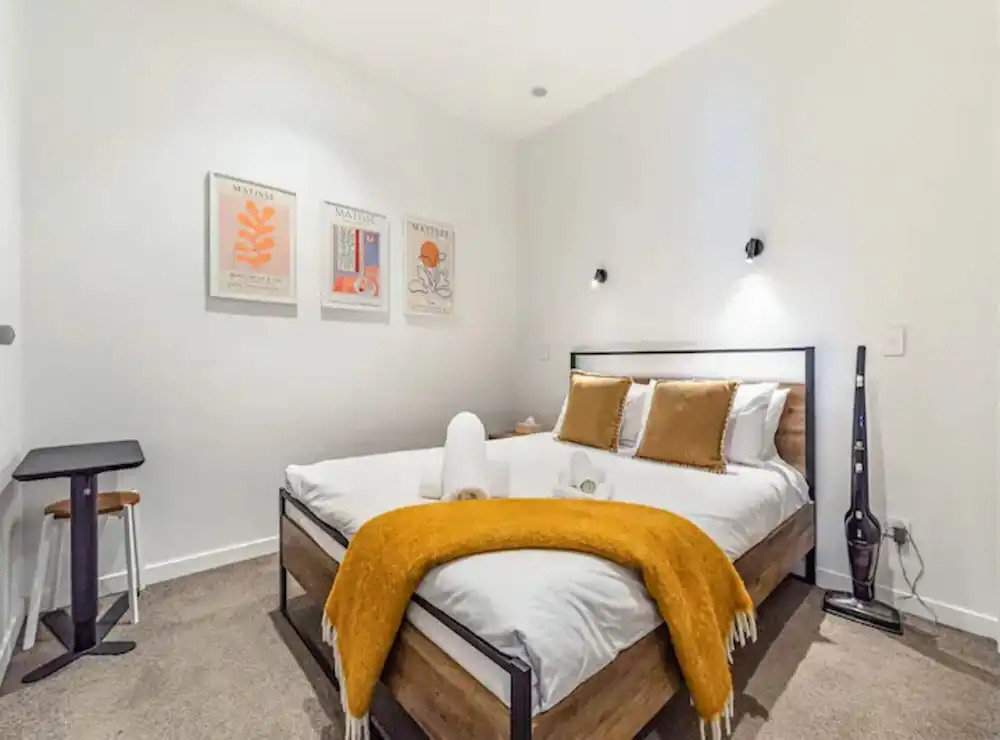 Modern Living In Prime Location!