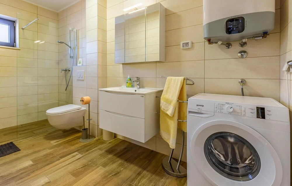 Nice Apartment in Banjole With Outdoor Swimming Pool, Wifi and 2 Bedrooms