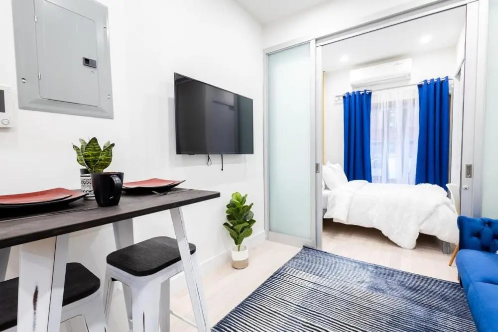 317-1a New Modern 1BR W D Walk to Central Park