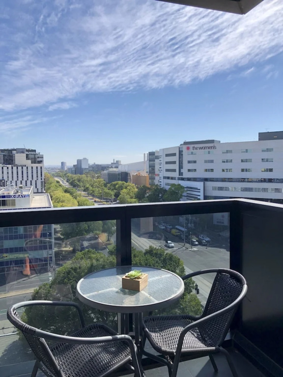 LVL 11 Cosy Apartment Near Lygon St