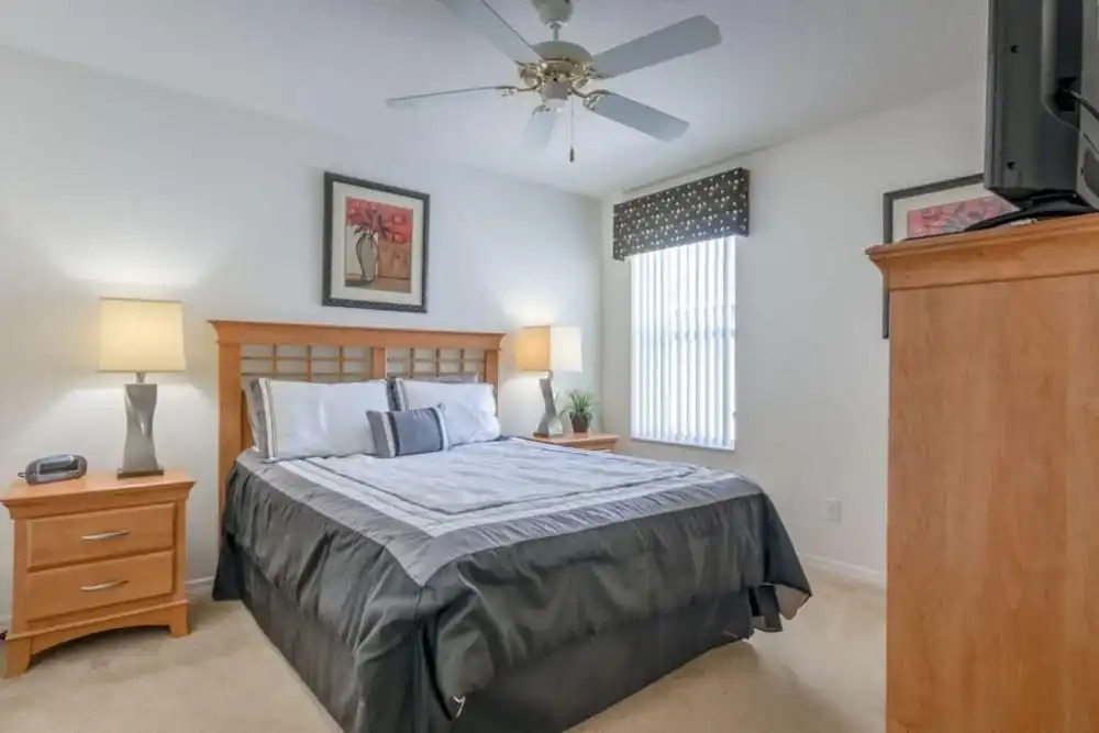 Beautiful Legacy Park 5 Bedroom Home