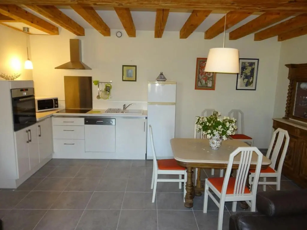 Gîte confortable à Huismes, proche de Chinon avec cour fermée - FR-1-381-370