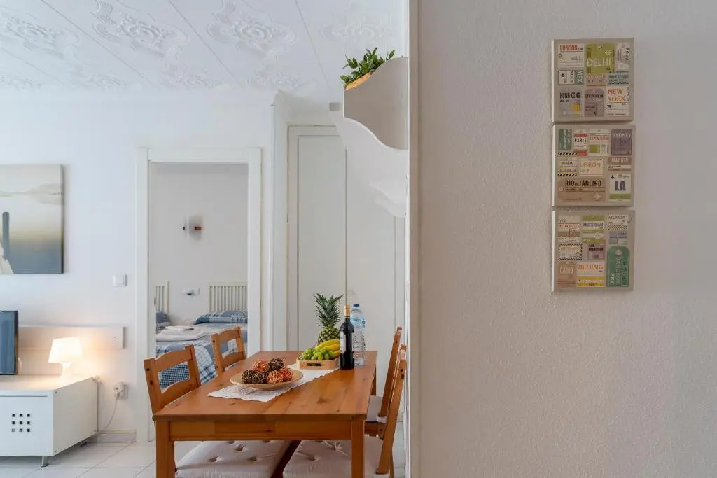 Apt 200 meters from the beach id