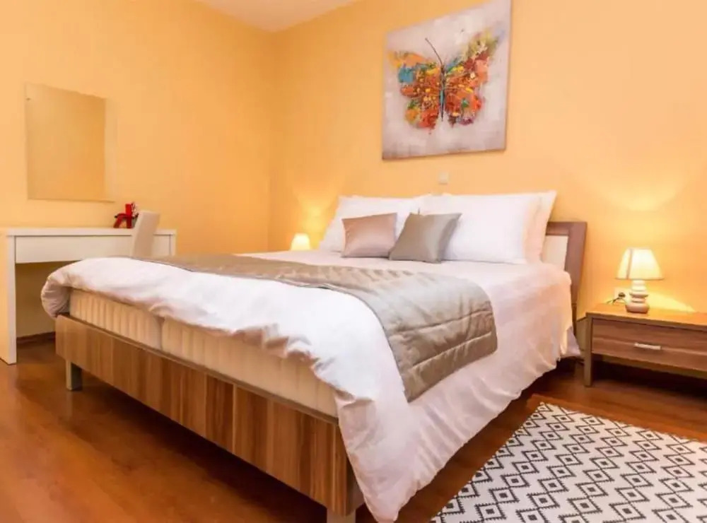 Villa Lara With Pool And Sea View