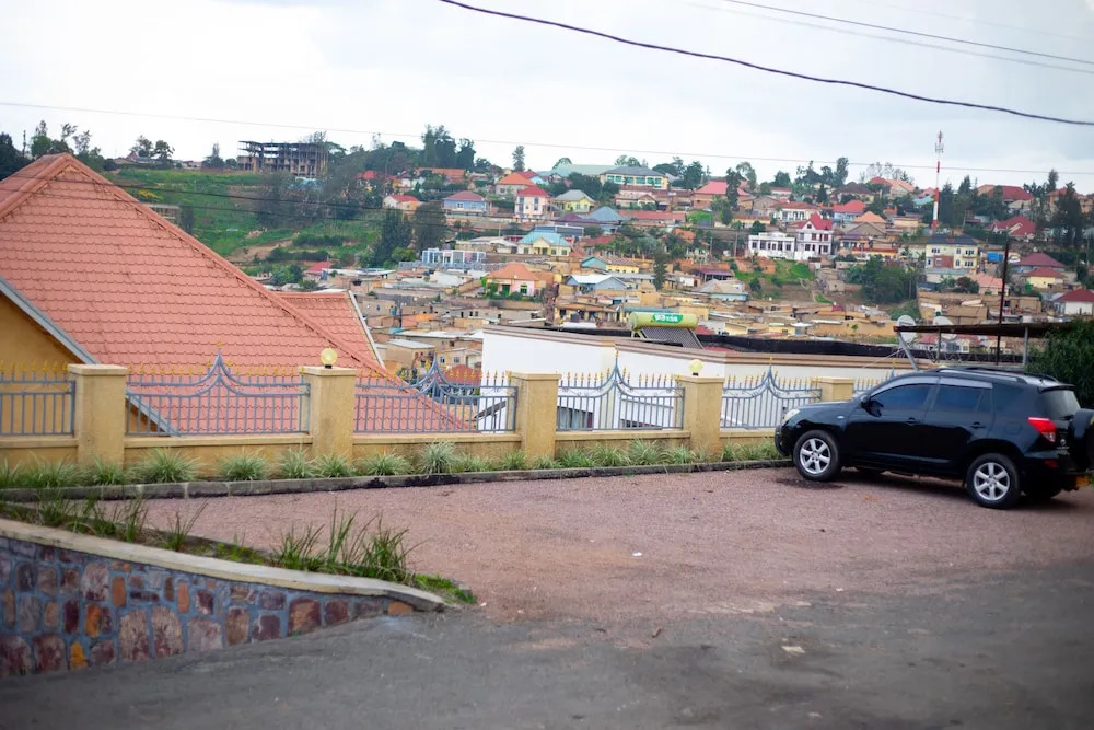 Inviting 6-bedrooms Apartment in Kigali
