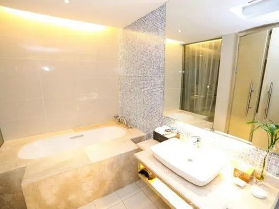 Bojing Hotel (Jingmen Longquan Park)