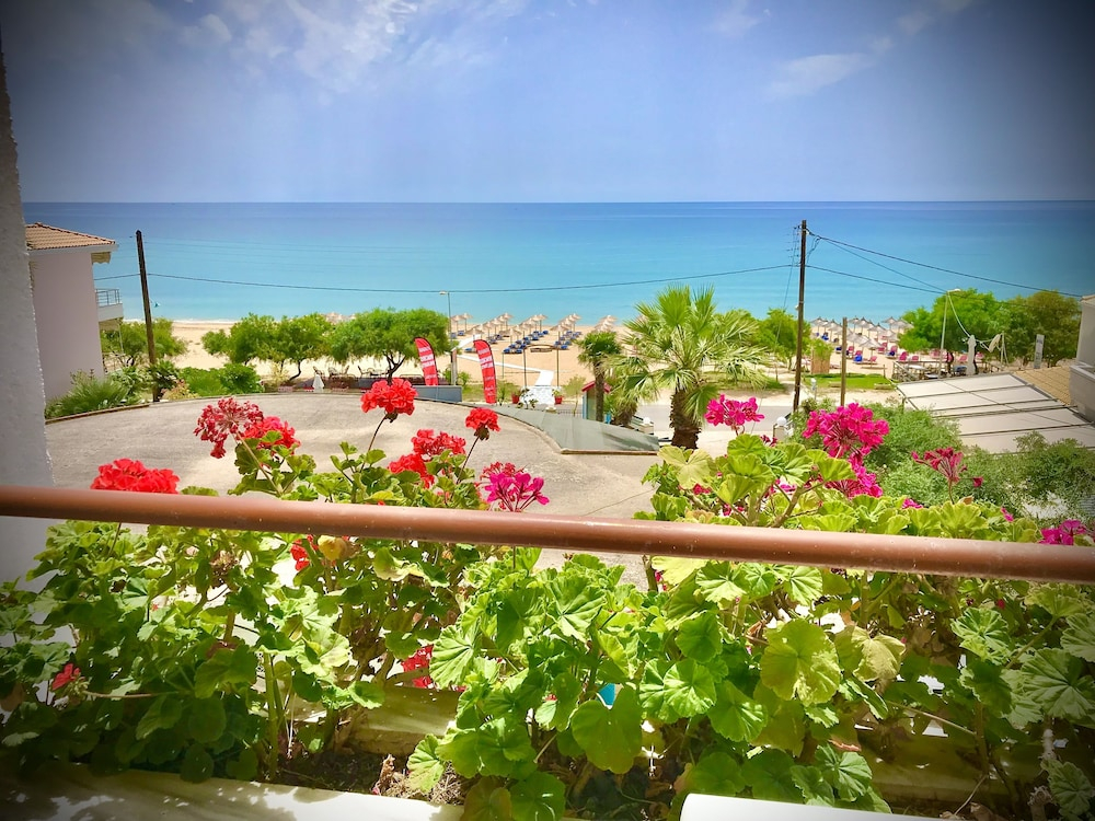Vrachos Holidays Hotel