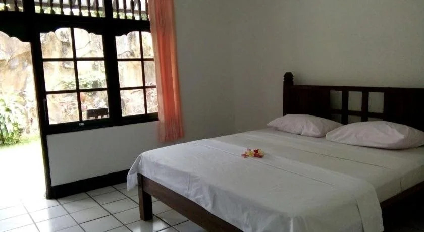 Pulestis Beach Hotel