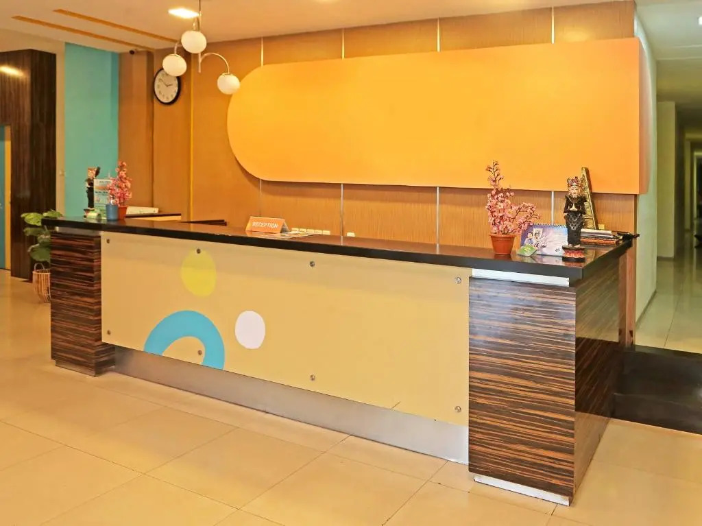 Super OYO Townhouse OAK Hotel Fiducia Serpong