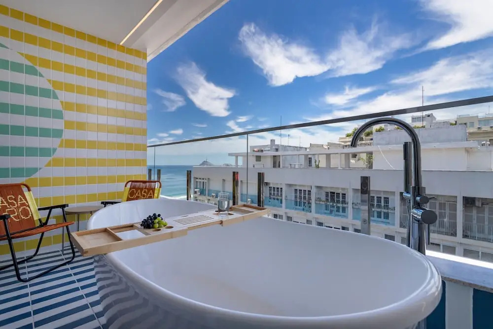 Sea View and Balcony With Bathtub Q11