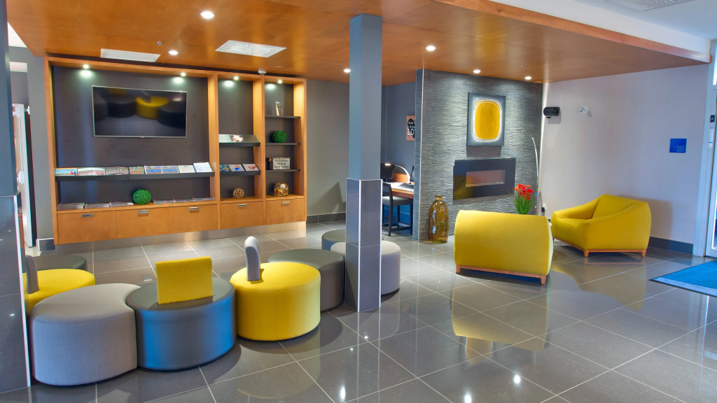 Holiday Inn Express & Suites Vaudreuil-Dorion by IHG