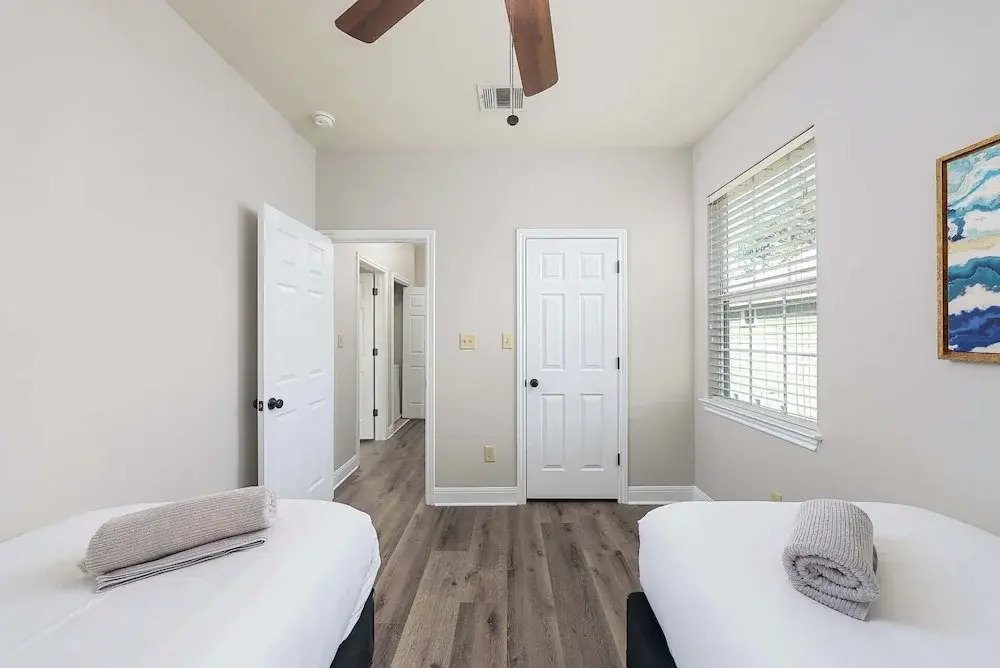 Upstay: Stylish 4BR Getaway in Vibrant East Austin
