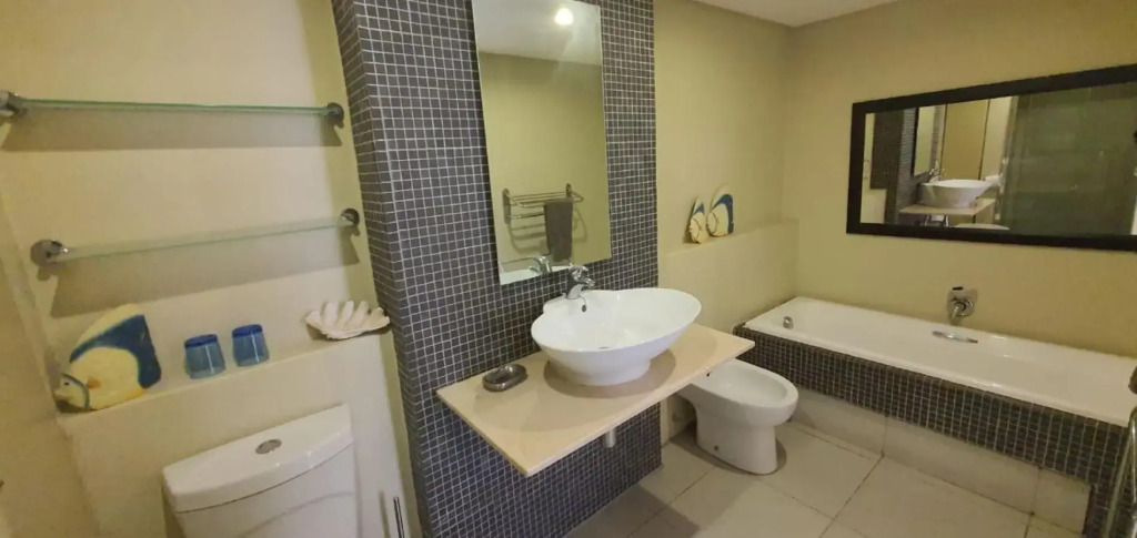 Accommodation Front - Tastefully Furnished 6 Sleeper with Ocean Views