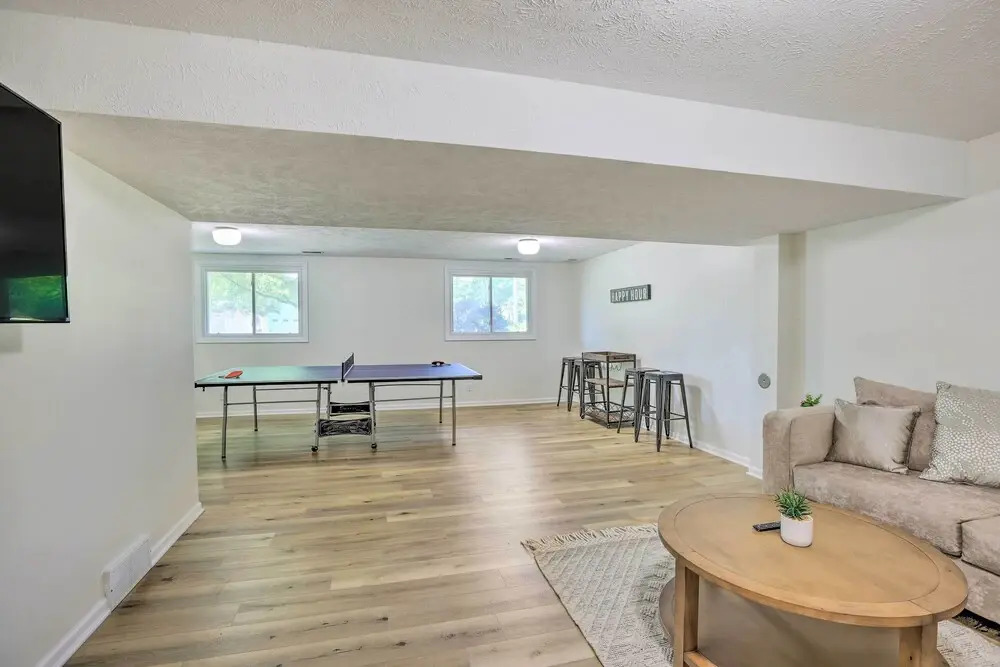 Modern Boho Gem: Yard + 10 Mi to Baxter Arena