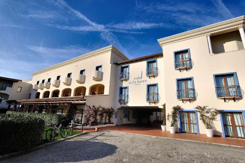 Cala Della Torre Resort