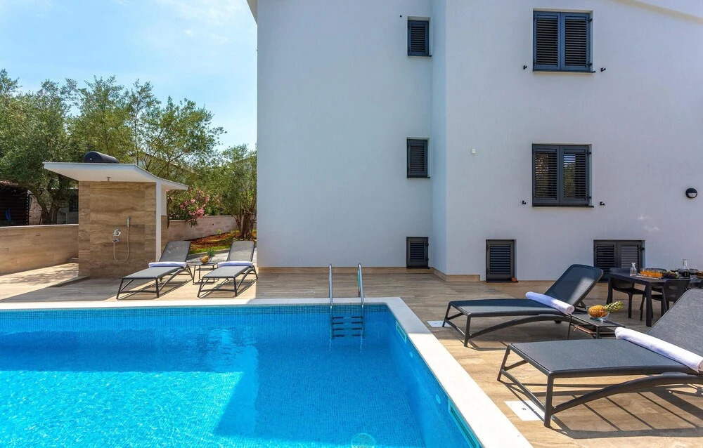 Stunning Apartment in Malinska With Outdoor Swimming Pool, Wifi and Swimming Pool