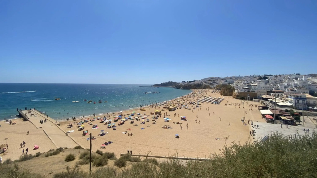 Charmant appartement a 1km de la plage, avec piscine a Albufeira