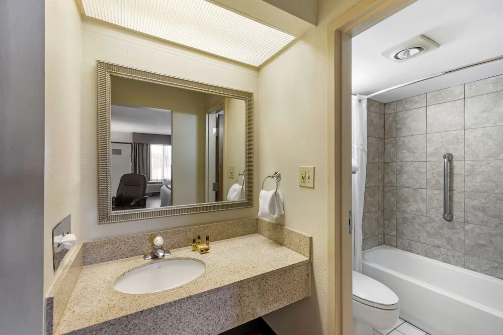Holiday Inn Huntsville - West