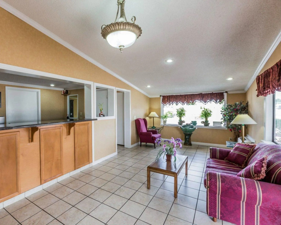 Econo Lodge Oxford near Choccolocco Park