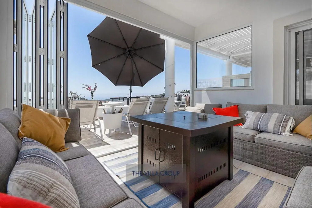 Thea Vista Apartment
