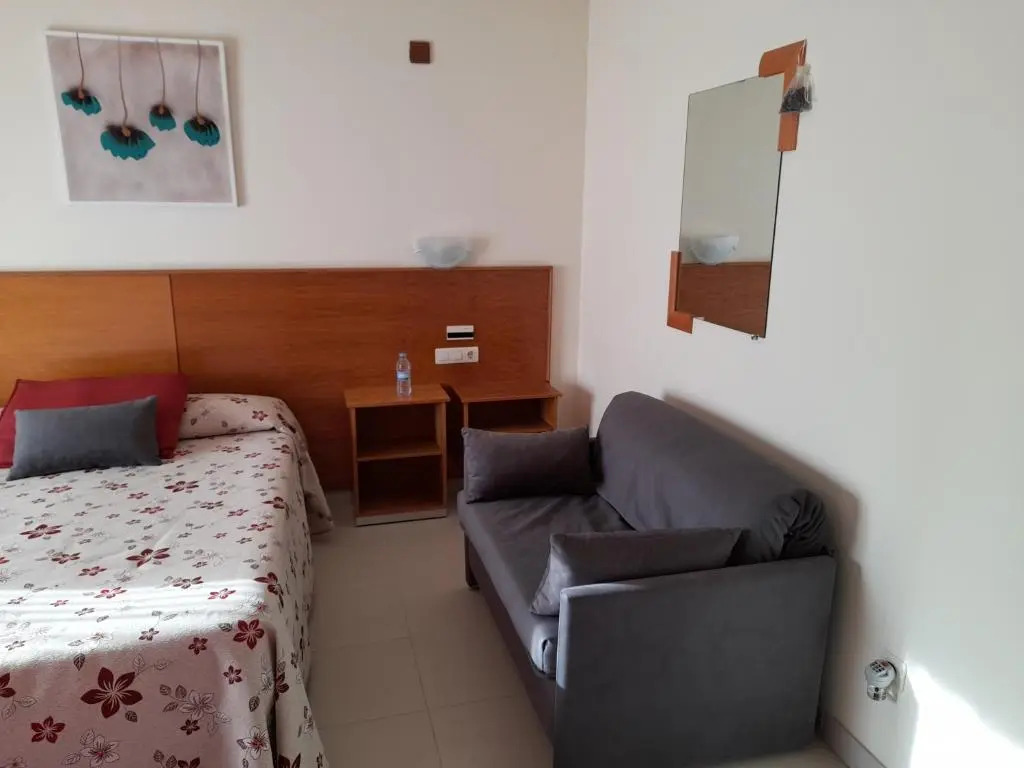 Hotel Valdoviño Air Con