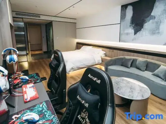 Mengzhou Lightning Bear E-Sports Hotel