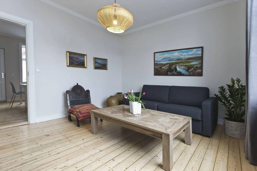 Thomsen Apartments
