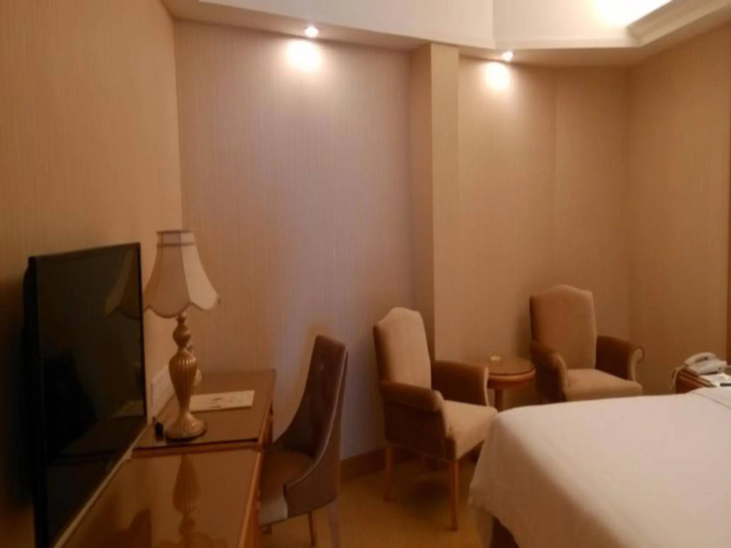 Vienna Hotel Shenzhen Longhua (Wanzhong City Branch)