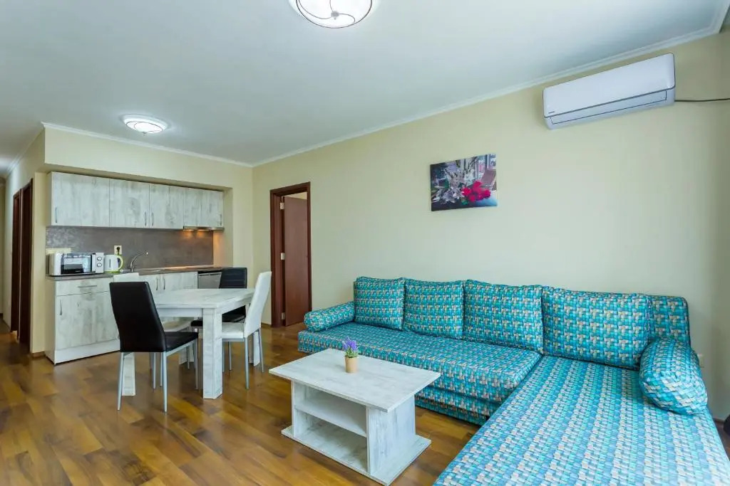 Rose Gardens Apart Hotel