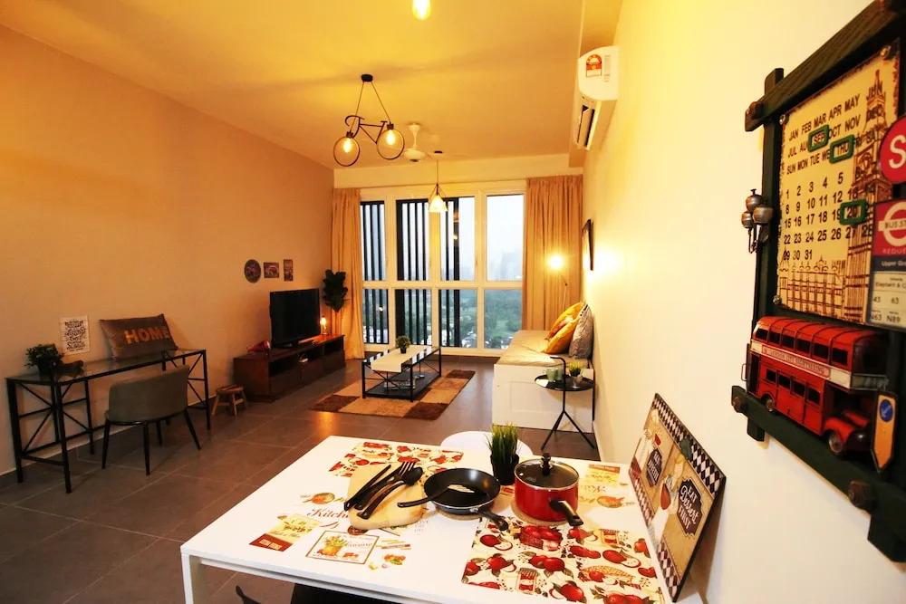 Sentrio Suites @ City Center by HnHCozy