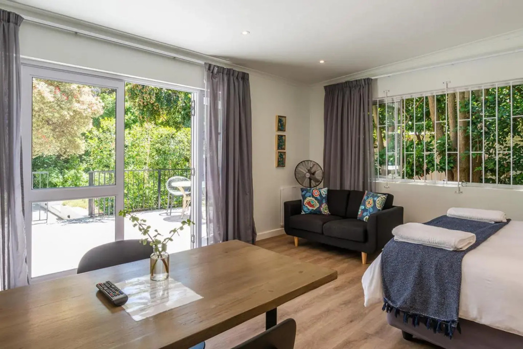 Oak Manor Boutique Guest House