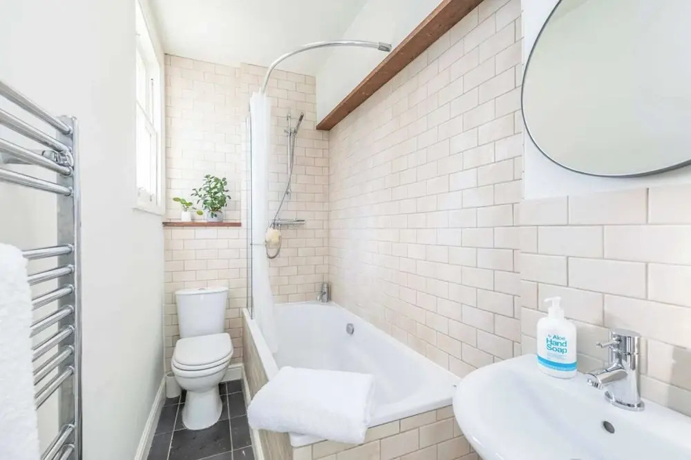 Spacious Central Hove Beach Flat