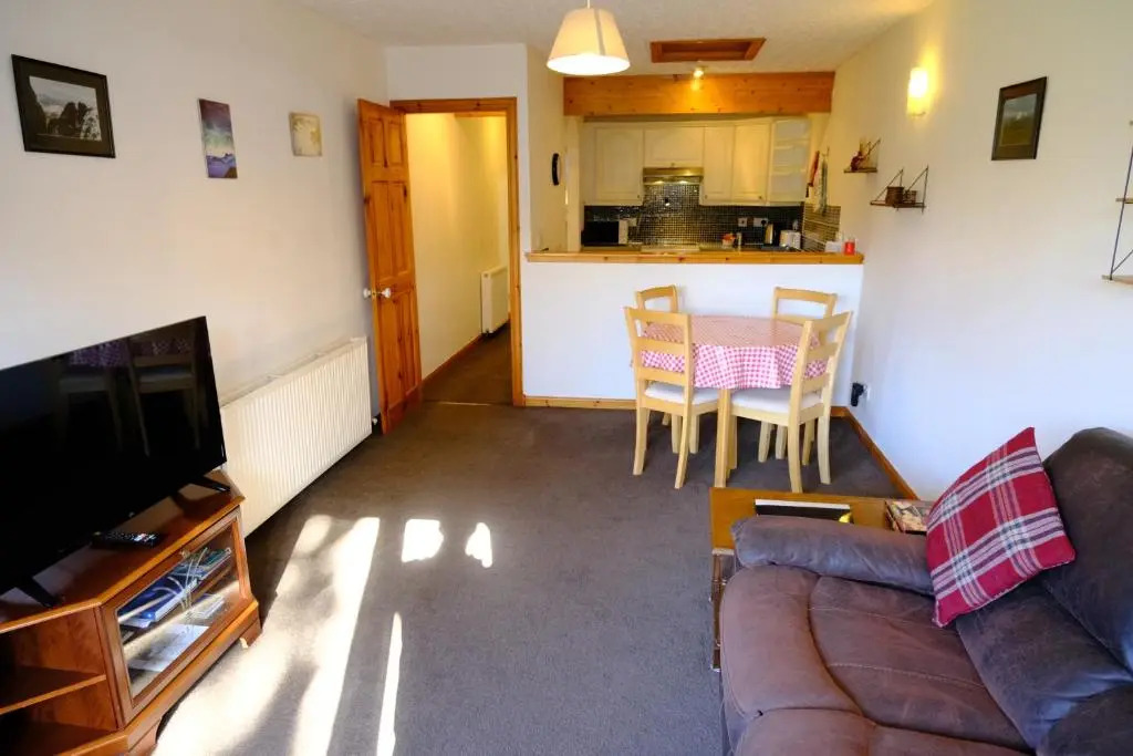 Lovely 1-bedroom apartment with free parking