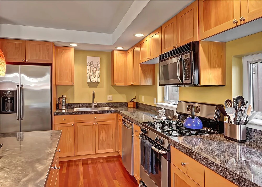 Stroll to the Troll Townhouse - Three Bedroom Home with Fireplace
