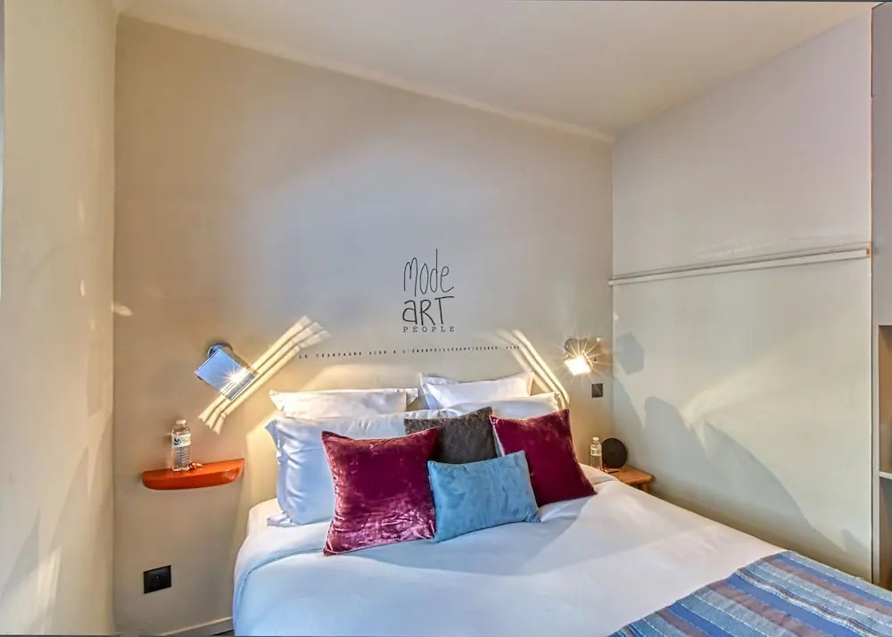 Amazing Chic Apt in Le Suquet by GuestReady