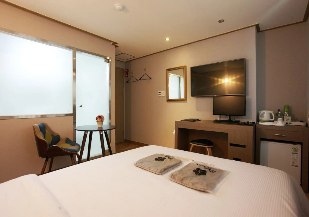 Free Hotel
