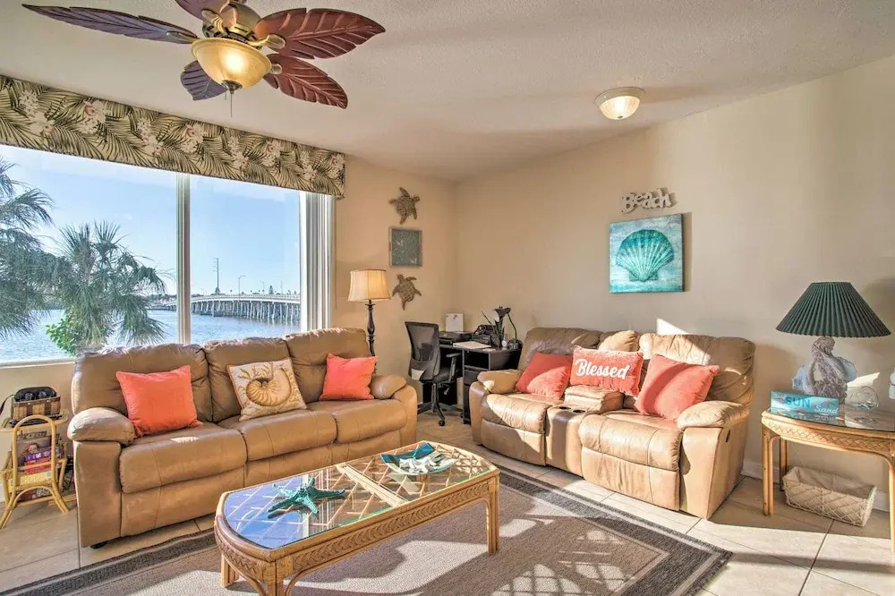 Private Balcony & Pool Access: Bayfront Retreat