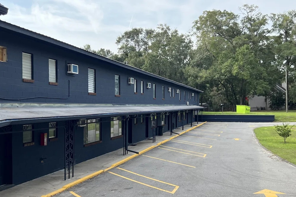 BlueGem Motel