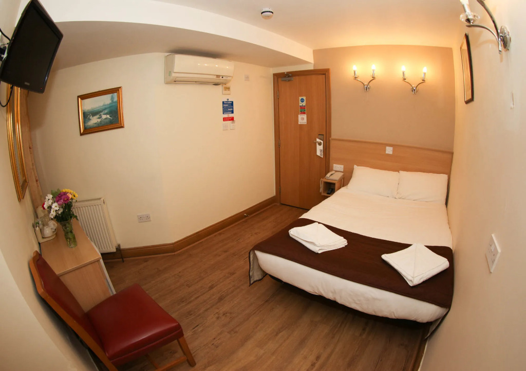 Holland Court Hotel