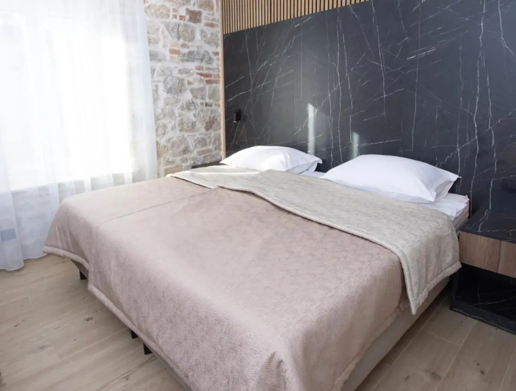 Karmel Beachway Rooms1