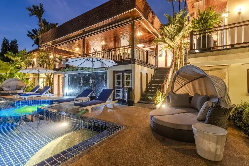 Famous Baan Bua Luxury Estate V238