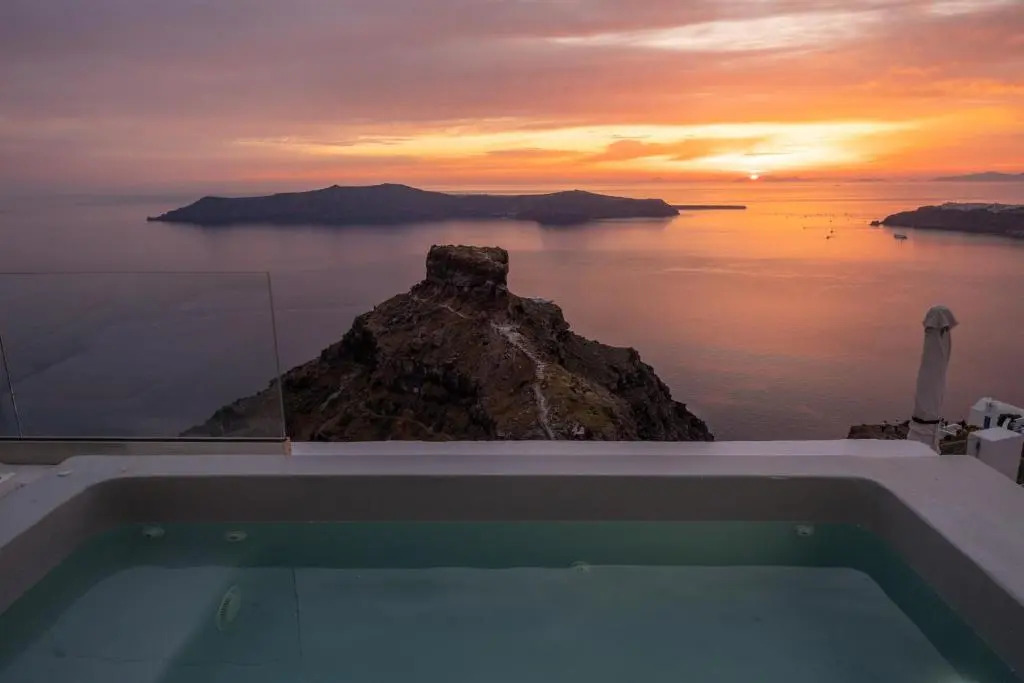 Elia Cave Suites