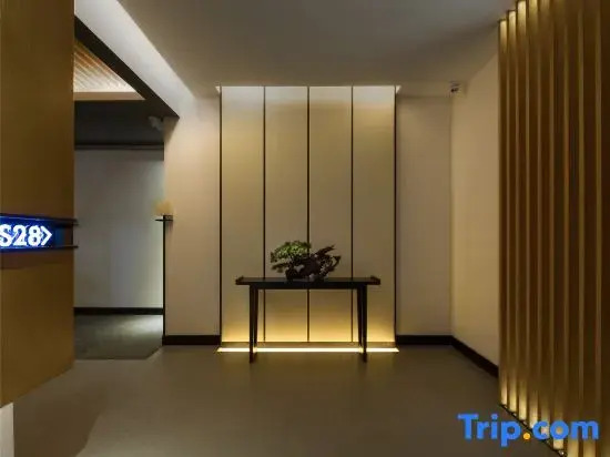 SFEEL DESIGN Hotel (Chengdu Renmin South Road Nijiaqiao Subway Station)