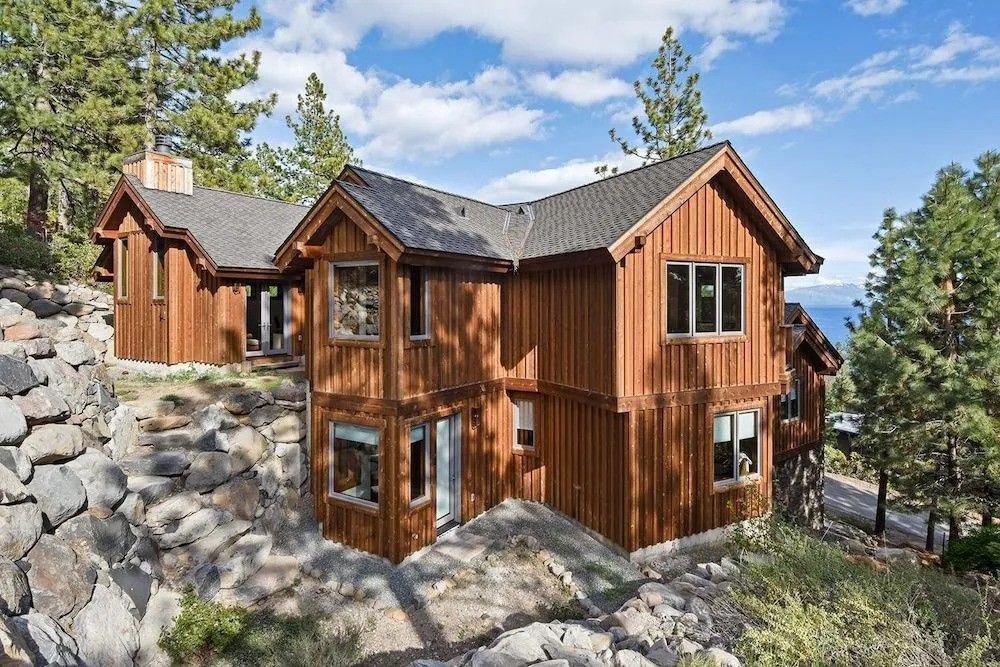 Luxury Mountain Retreat | Lake Views, Deck + BBQ | Pool Table & Chef’s Kitchen