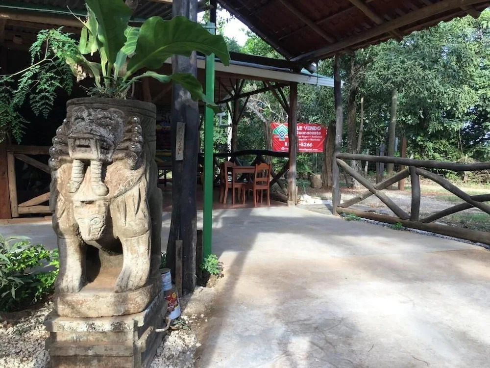 Safari Surf Hostal