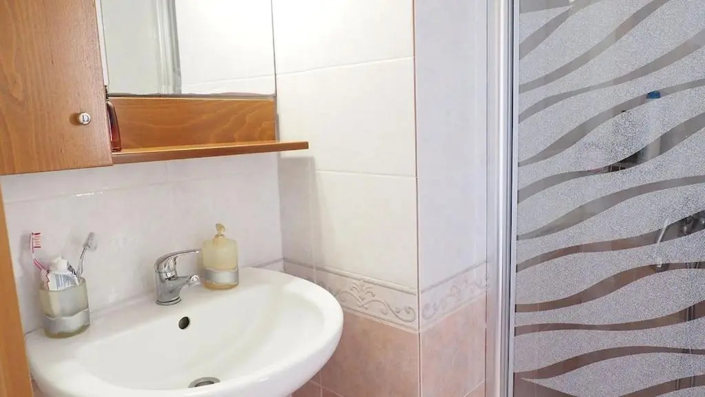 Yades elegant villa 2 minutes away from the beach