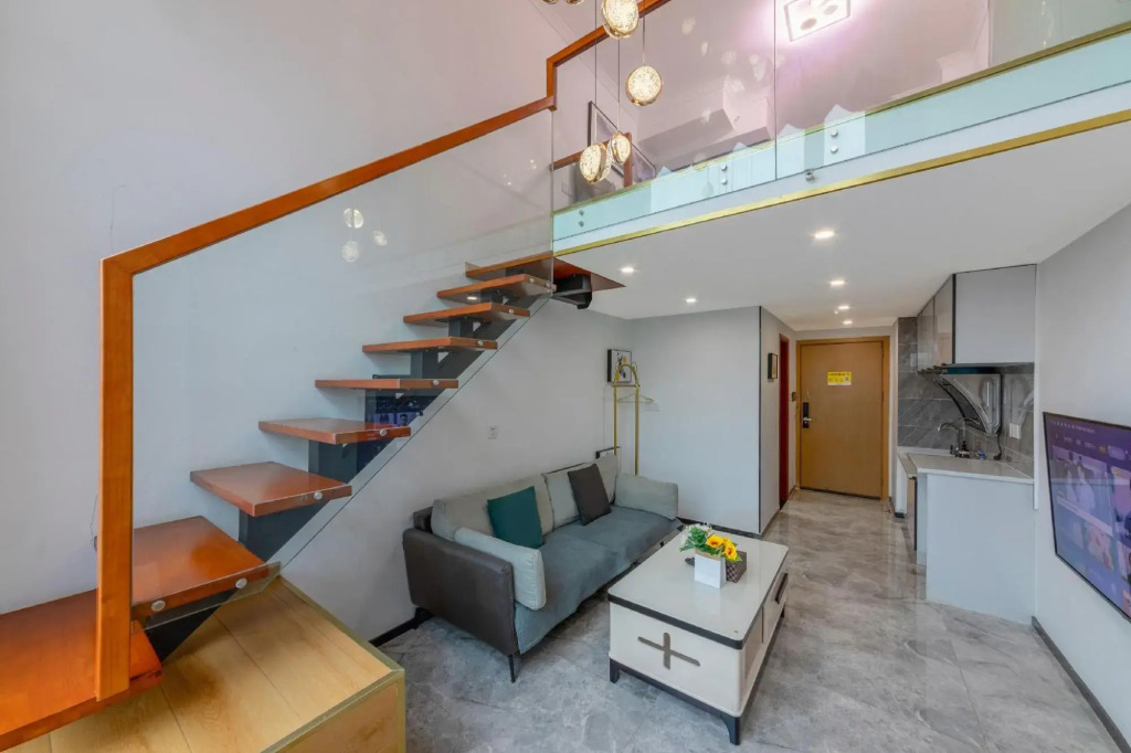 East Apartment (Chengdu East Railway Station West Square Branch)