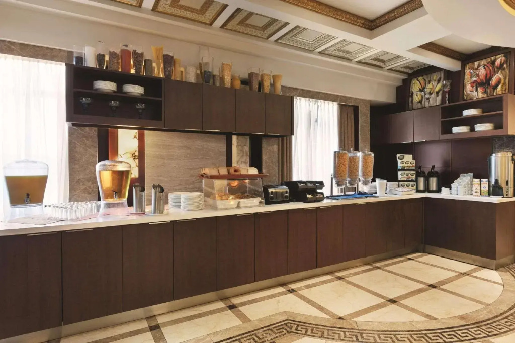 Radisson Hotel Toronto Airport West