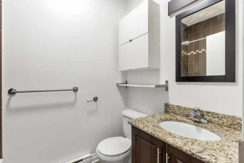 M11 The Simpsons Suite 3BR in The Heart of MTL